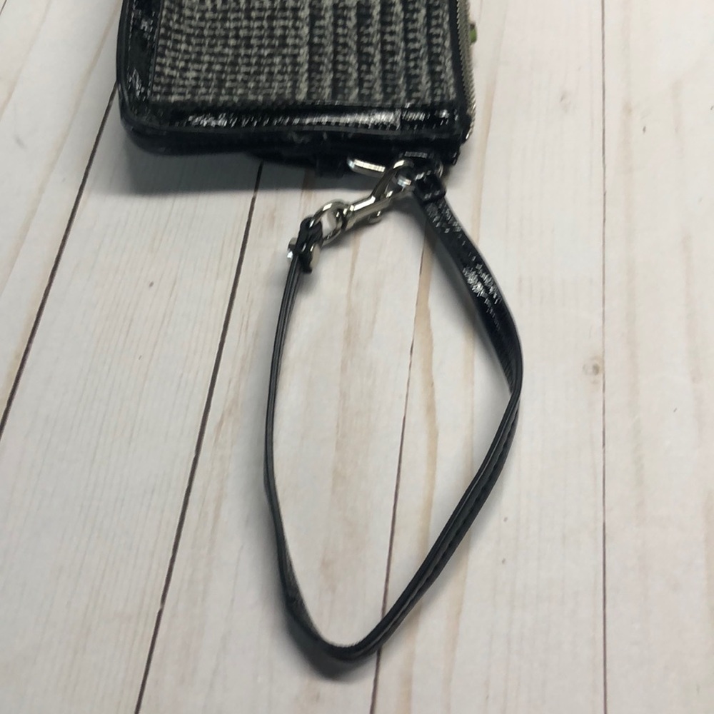 Chic wristlet - Picture 4 of 5